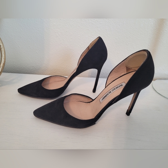 Manolo Blahnik Tayler Suede DOrsay - Picture 4 of 8